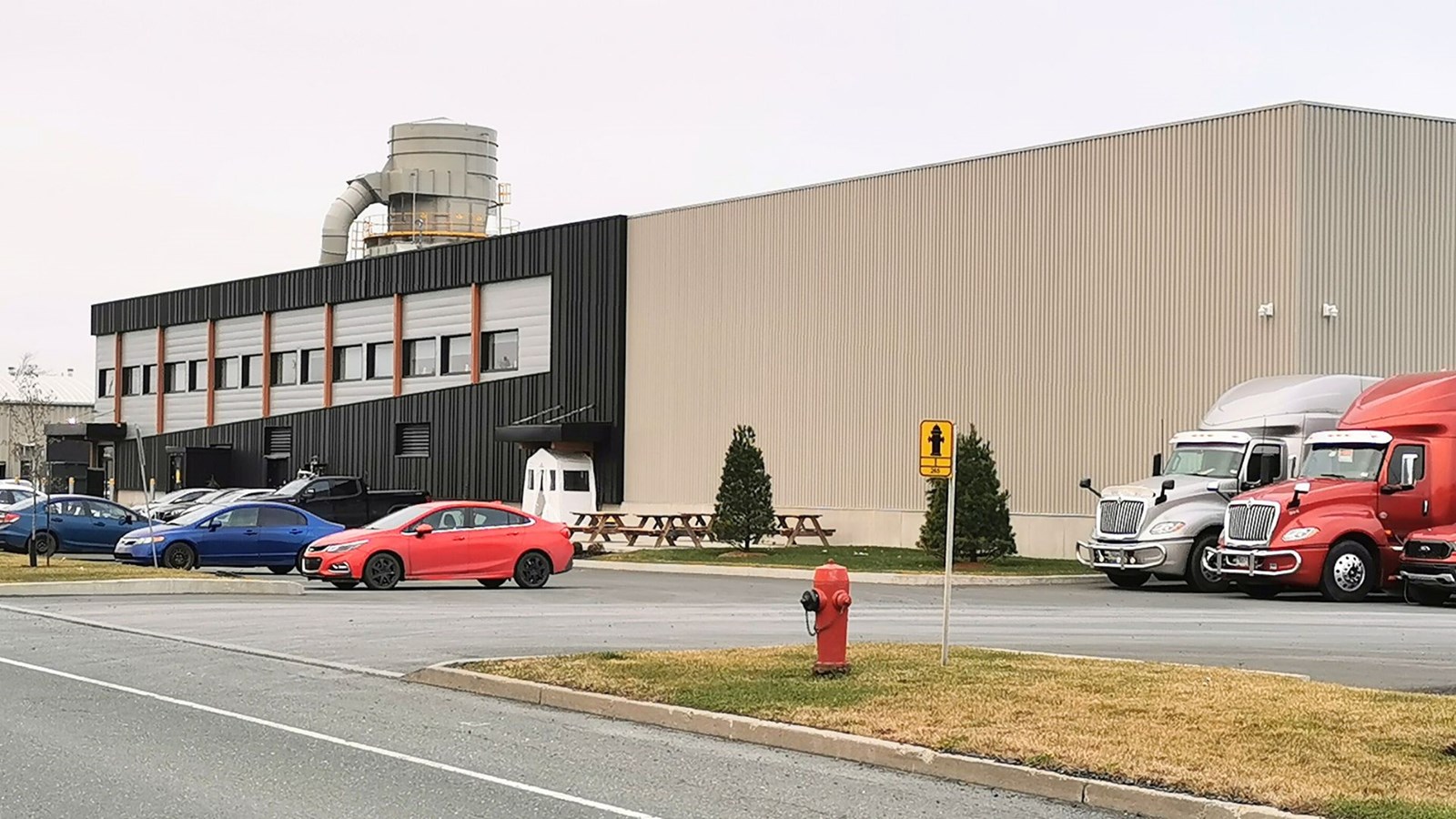 L'entreprise Bois Ouvré réclame des dédommagements totaux de 406 273 $ à la Ville de Beauceville, pour les vices cachés du terrain acheté de la municipalité en décembre 2021.