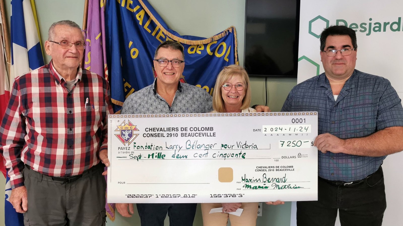 Les grands-parents de Victoria, Nancy Grondin et Paul Boucher, ont organisé le déjeuner-bénéfice avec la collaboration des Chevaliers de Colomb de Beauceville, dont ont aperçoit deux dirigeants, Mario Mathieu et Maxim Bernard.