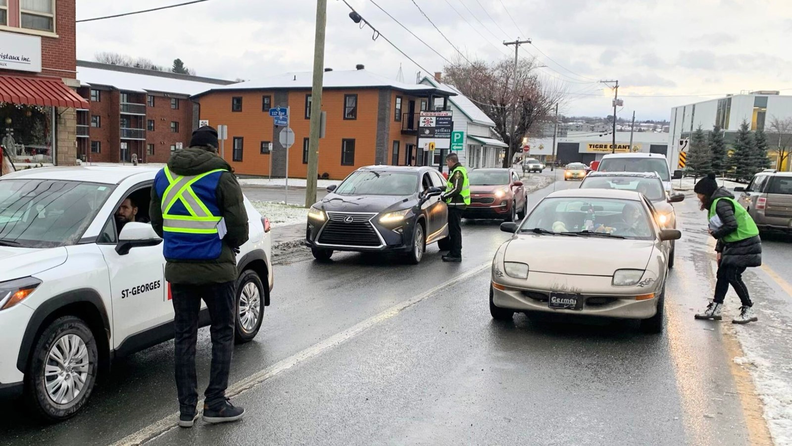 Opération de sensibilisation à la violence conjugale tenue en Beauce