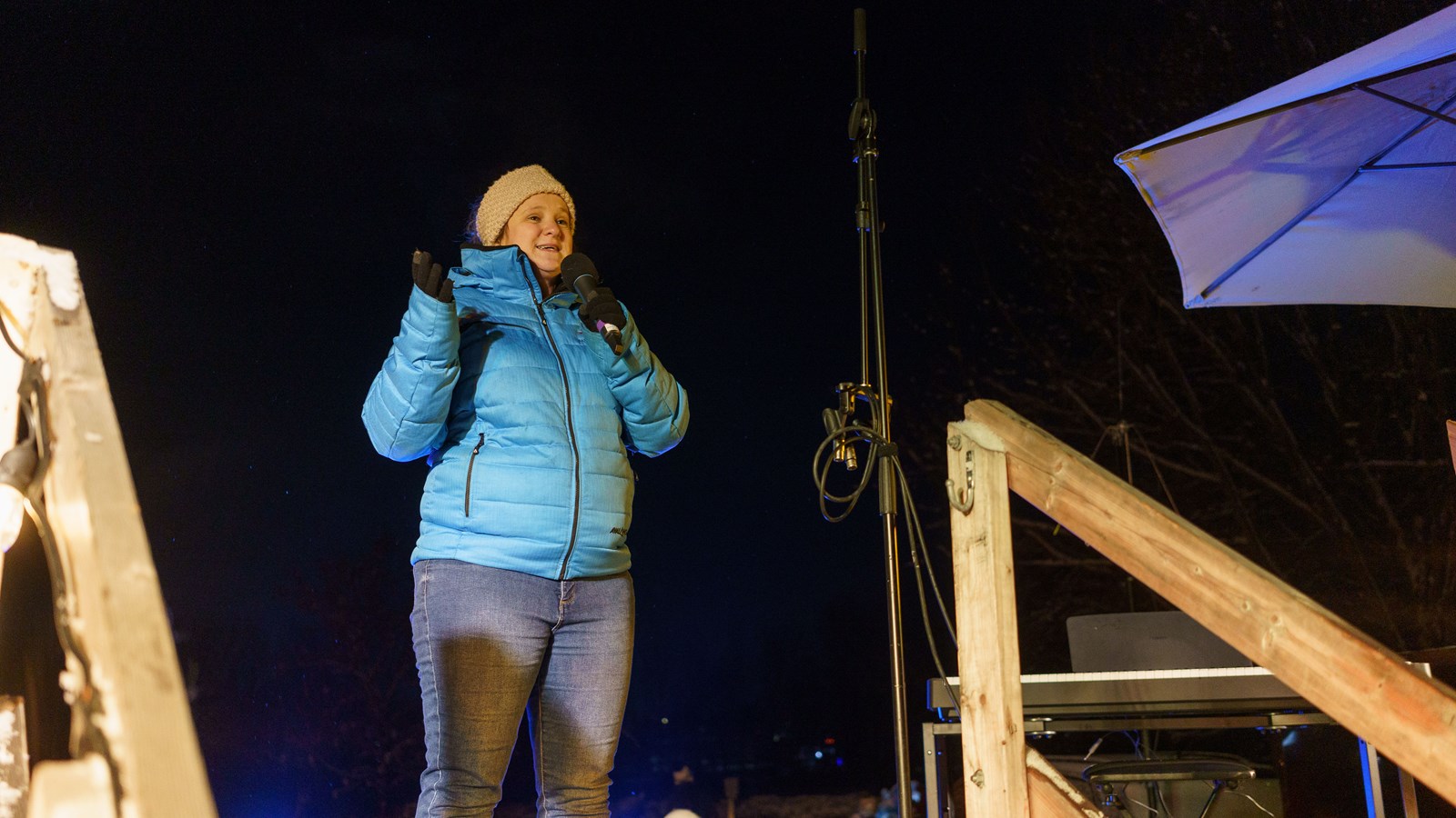 Nathan Loignon joue pour l'illumination du sentier féérique de Saint-Georges