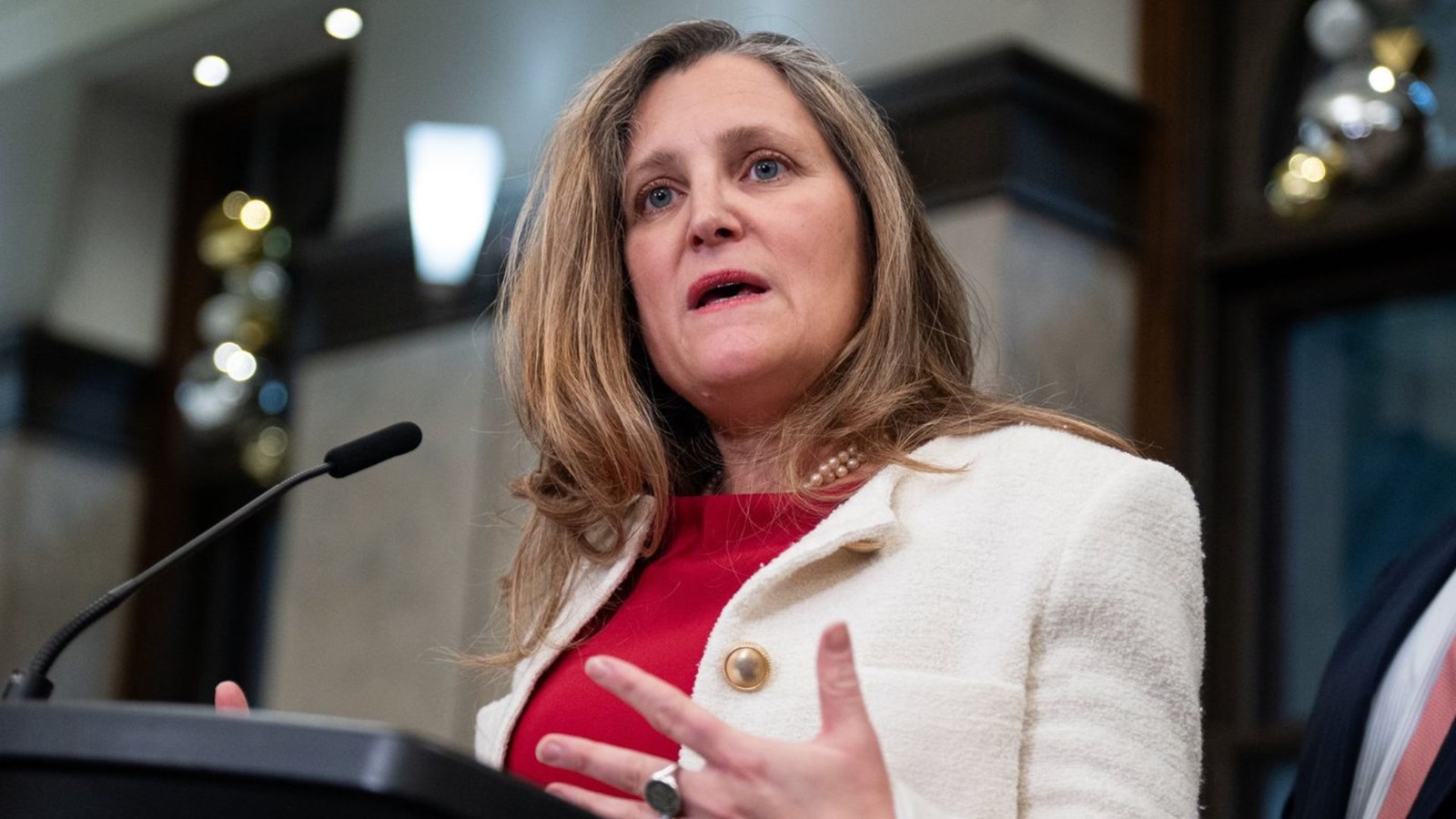 La vice-première ministre et ministre des Finances, Chrystia Freeleand.