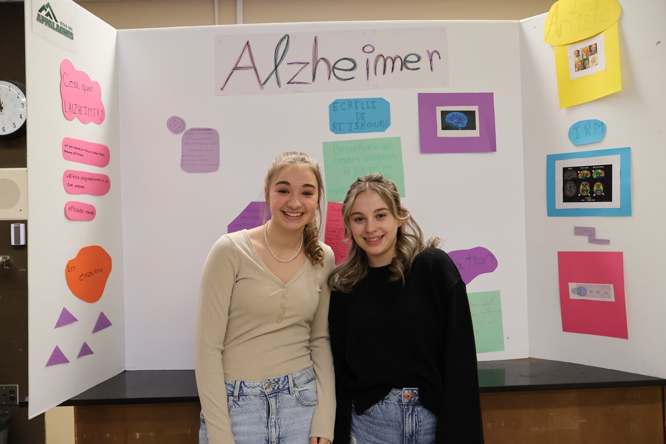 Élodie Tanguay et Frédérique Fillion, élèves de la polyvalente des Appalaches