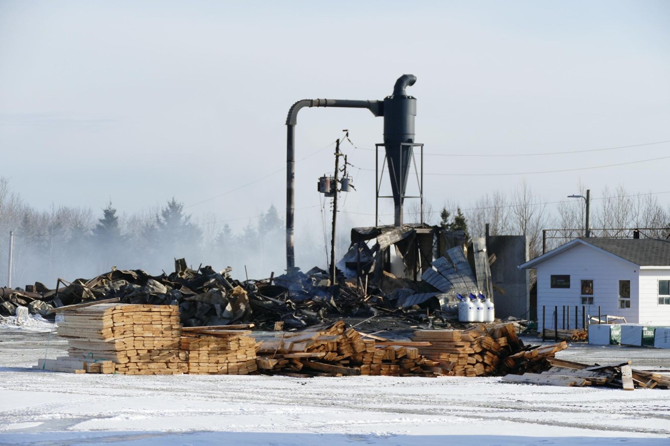 La Scierie PR Lumber rasée par les flammes