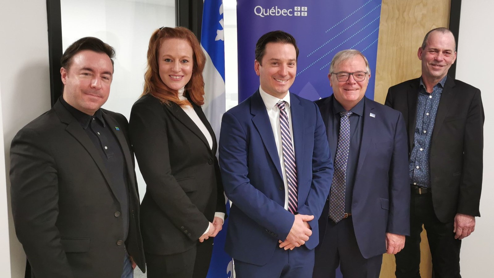 Au centre, le ministre de la Justice et procureur général du Québec, Simon Jolin-Barrette, a procédé à l'inauguration officielle du CJP en compagnie du préfet de la MRC de Beauce-Centre, Jonathan V. Bolduc, de la directrice du Centre de justice de proximité de Québec, Me Geneviève Trépanier, du député de Beauce-Nord. Luc Provençal et du maire de Saint-Joseph-de-Beauce, Serge Vachon.
