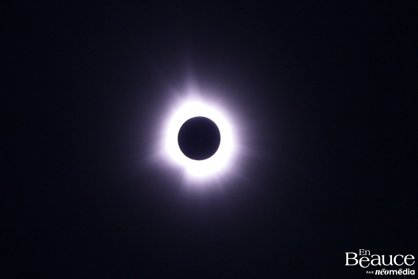 L'éclipse solaire totale à travers la lentille de nos journalistes