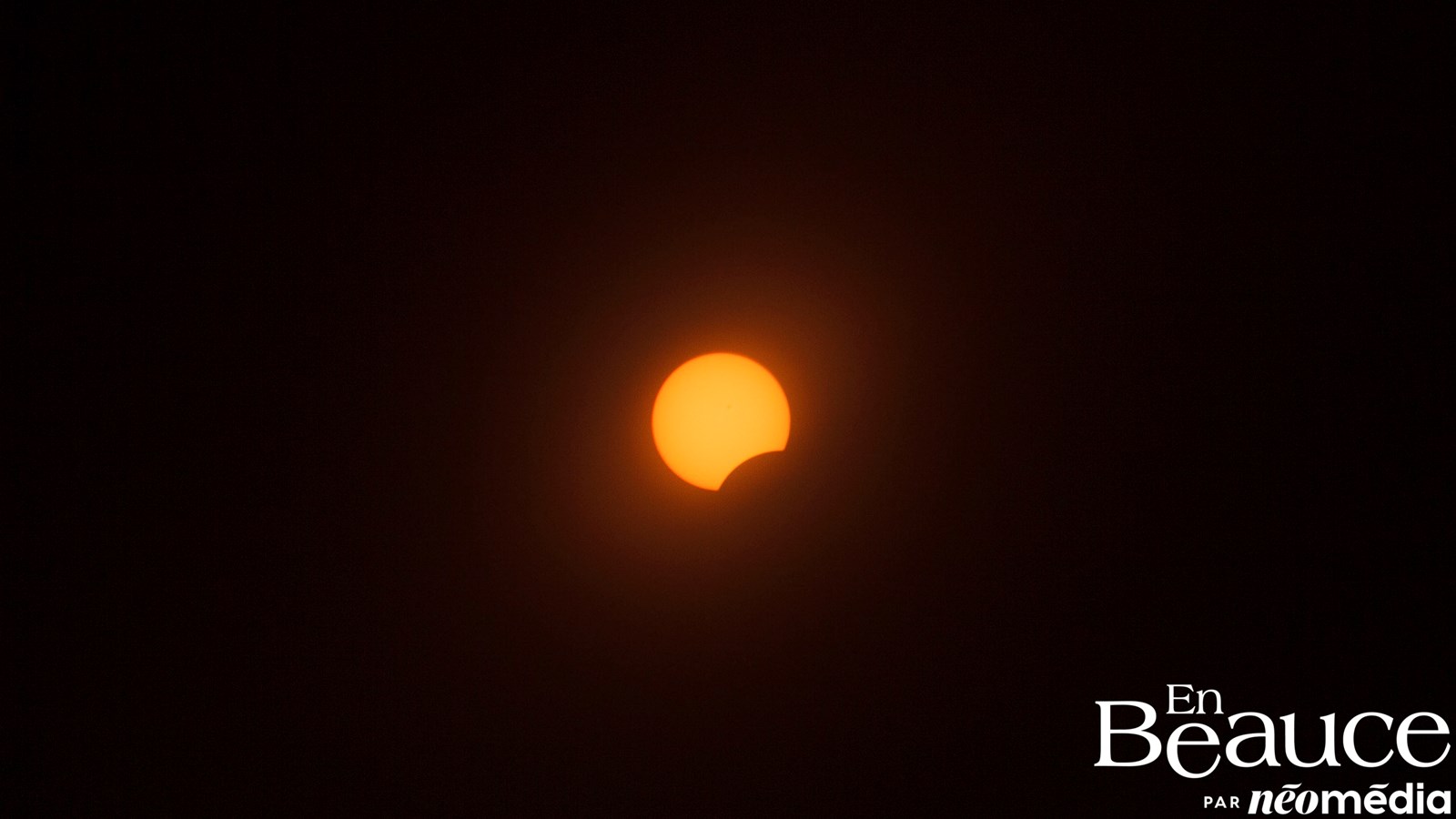 L'éclipse solaire totale à travers la lentille de nos journalistes