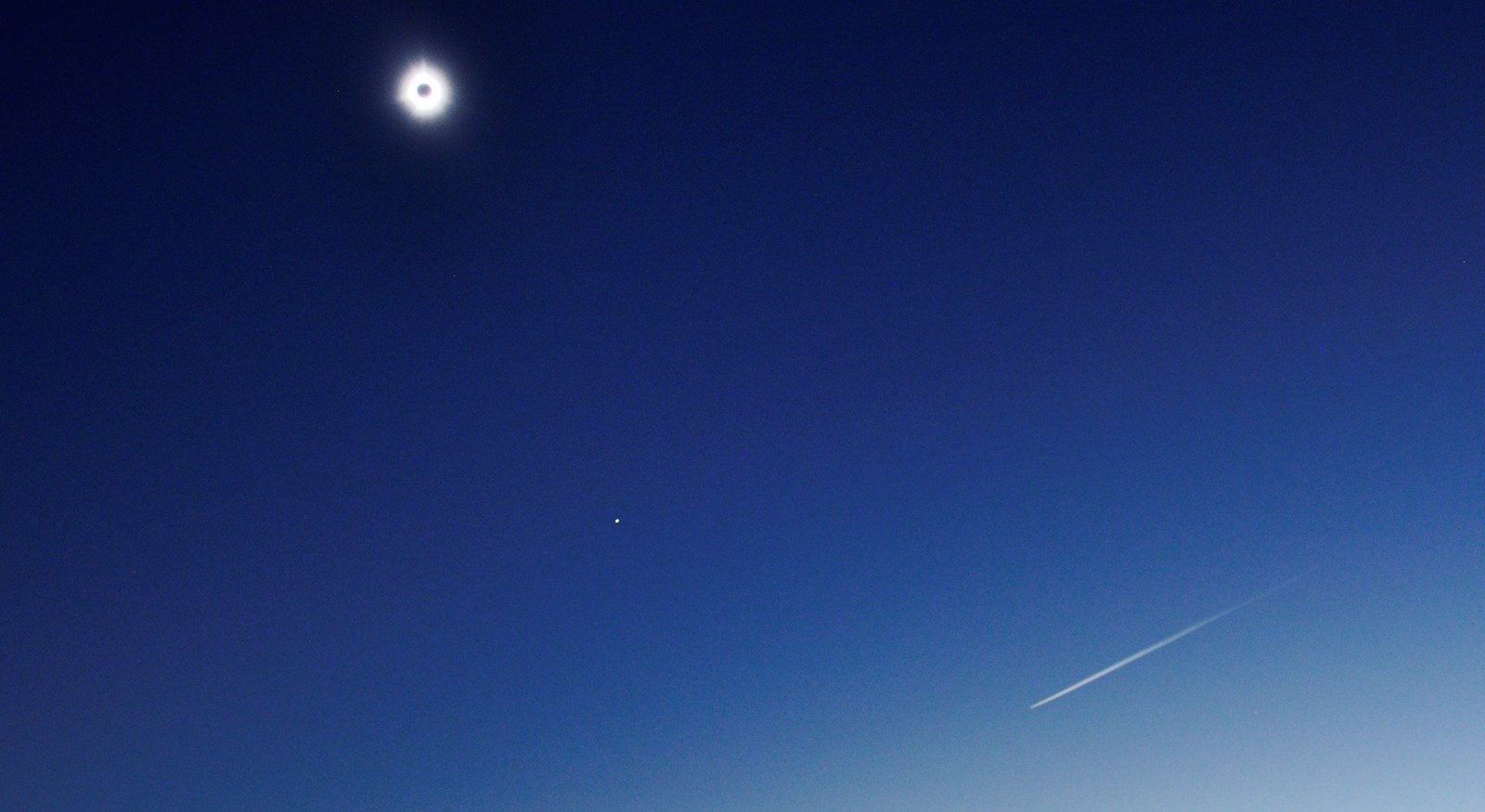 L'éclipse solaire totale à travers la lentille de nos journalistes