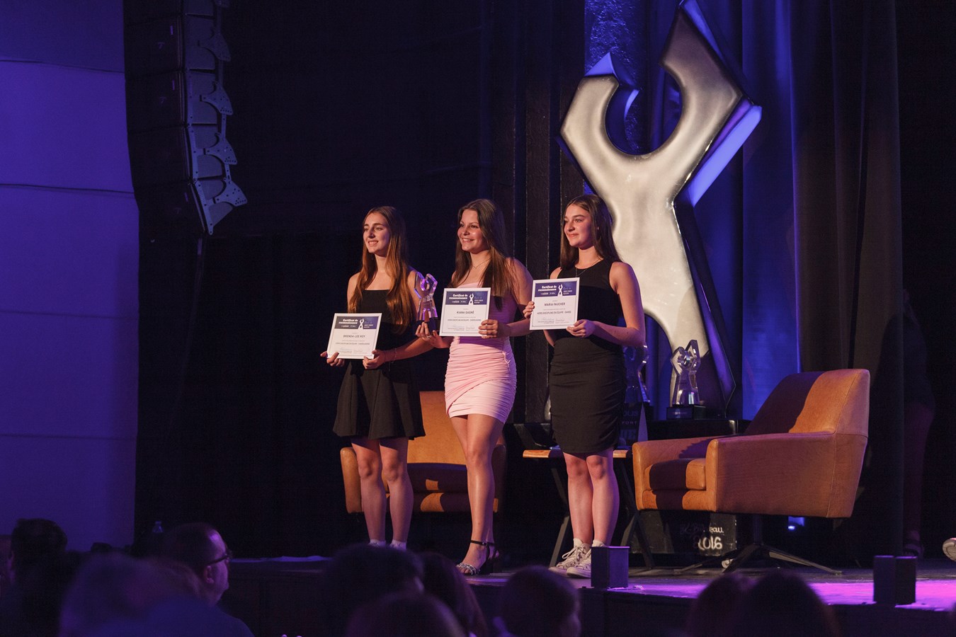 Hors discipline en équipe: Brenda-Lee Roy, Kiana Gagné (gagnante) et Marie Faucher