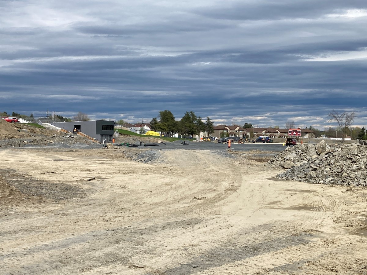 Les travaux sur le terrain de la polyvalente