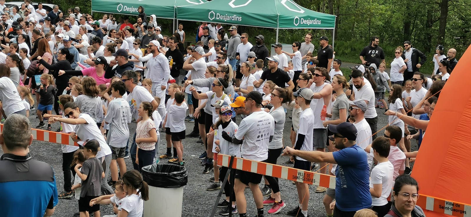 Plus de 500 enthousiastes à la Course colorée!