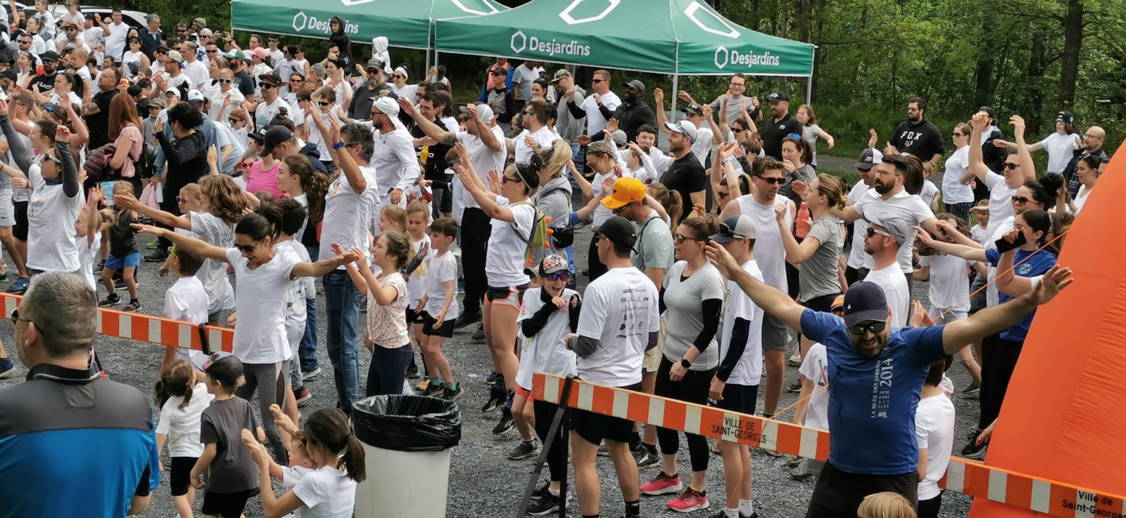 Plus de 500 enthousiastes à la Course colorée!
