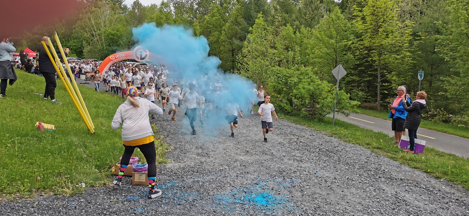 Plus de 500 enthousiastes à la Course colorée!