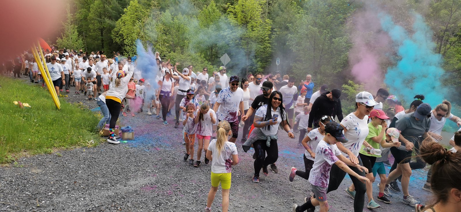 Plus de 500 enthousiastes à la Course colorée!