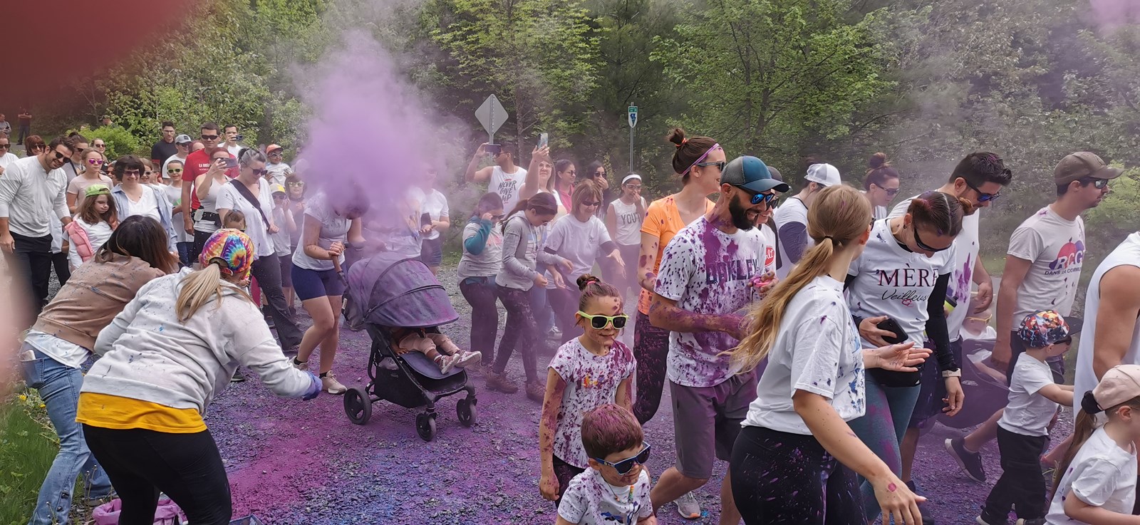 Plus de 500 enthousiastes à la Course colorée!