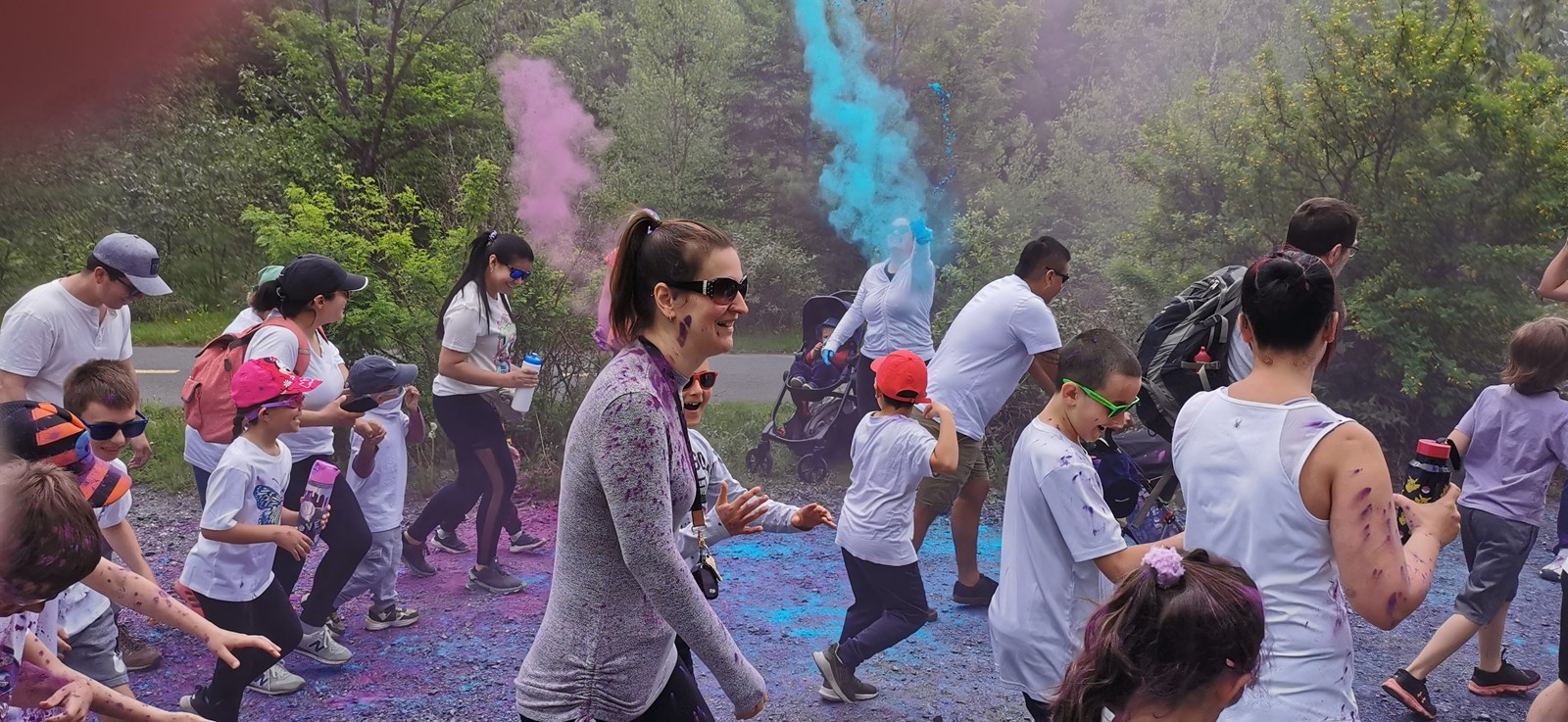 Plus de 500 enthousiastes à la Course colorée!