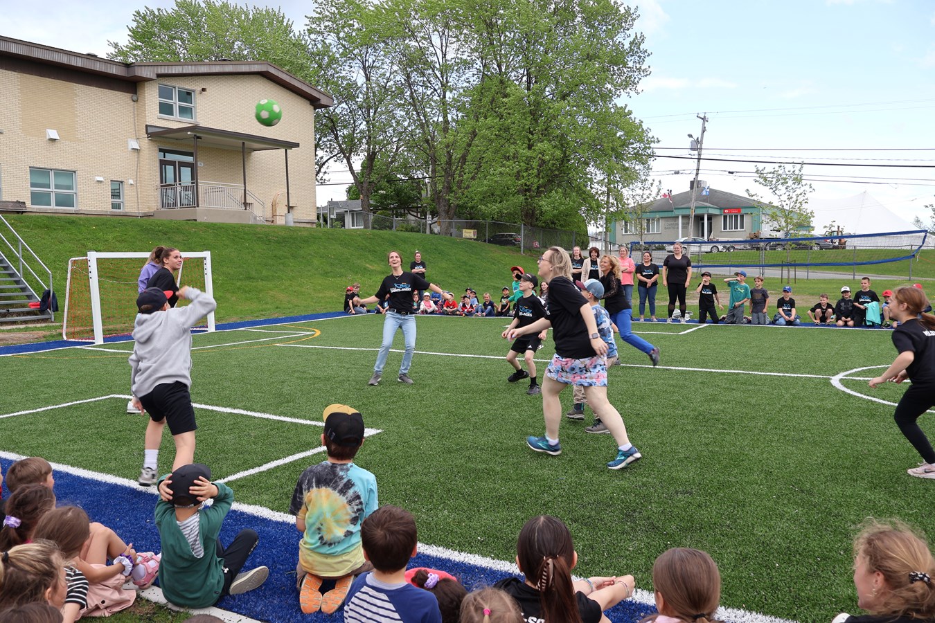 Inauguration d’un nouveau terrain de soccer à l’École de Saints-Anges