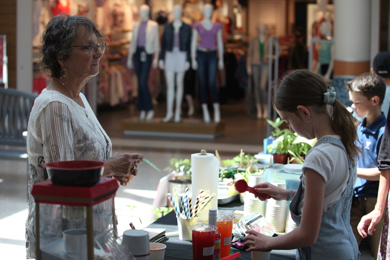 Des entrepreneurs en herbe prennent d'assaut le Carrefour Saint-Georges