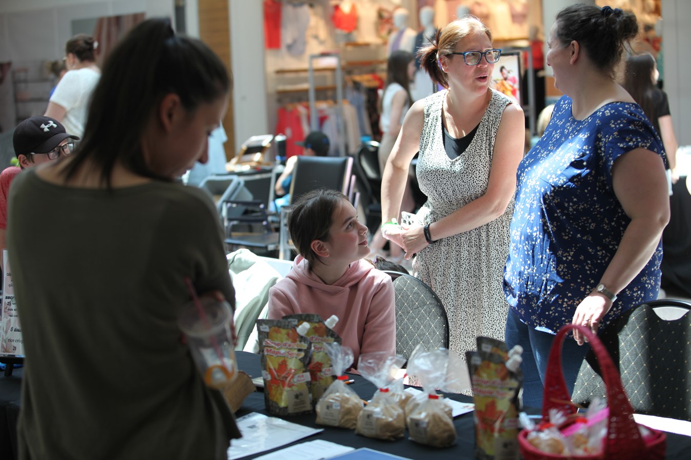 Des entrepreneurs en herbe prennent d'assaut le Carrefour Saint-Georges