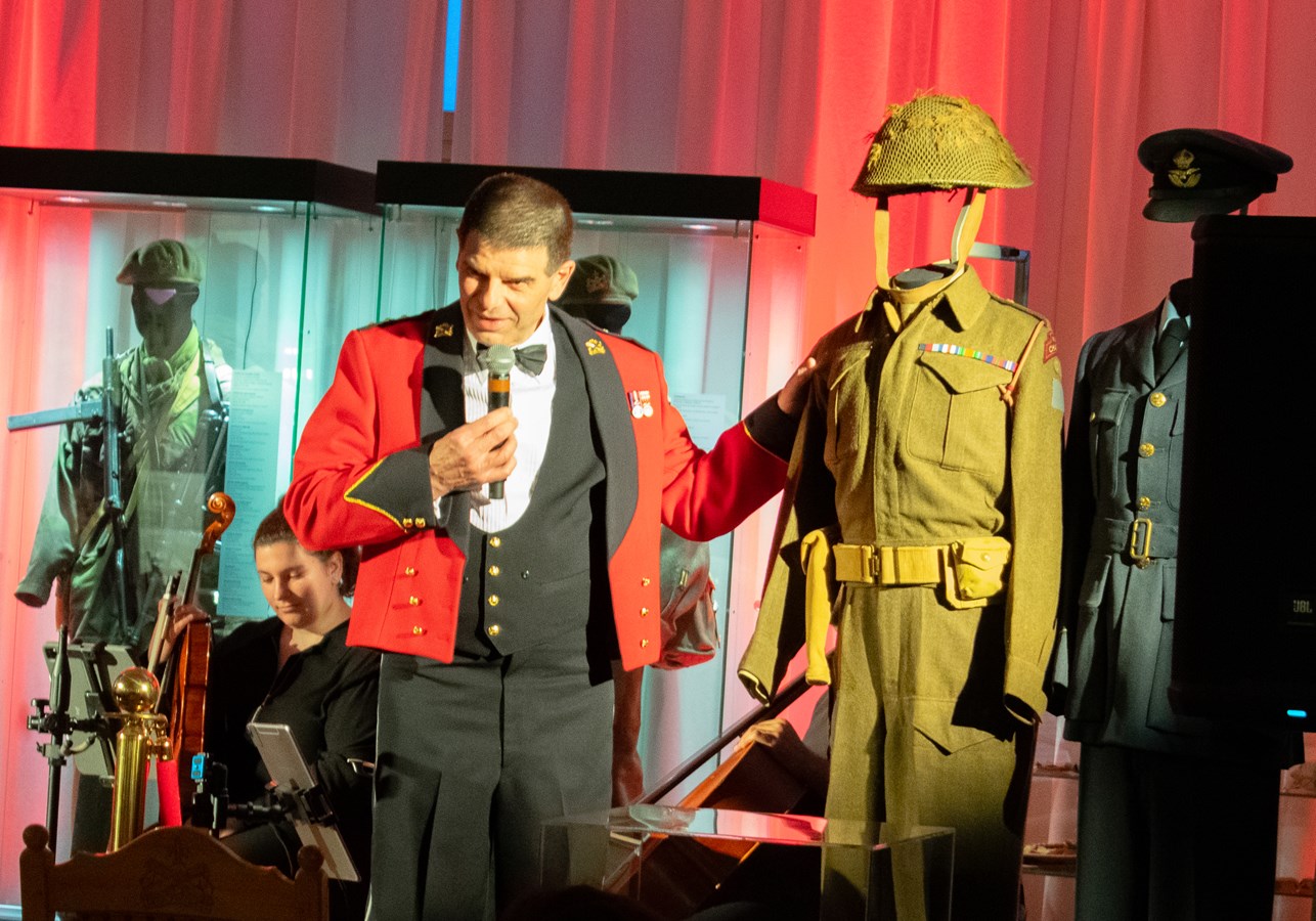 Un banquet bénéfice en hommage à Léo Major du Régiment de la Chaudière