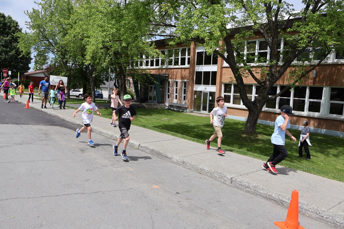 Plus de 600 participants au Défi 4 km des écoles Monseigneur-Fortier et Dionne