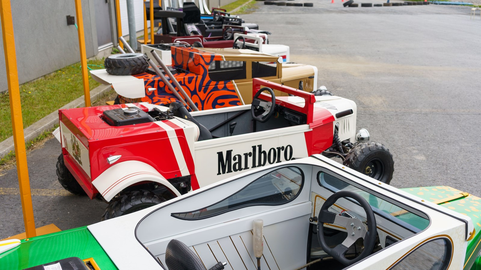 Carrosserie: les élèves du CIMIC présentent leur "dune buggy"