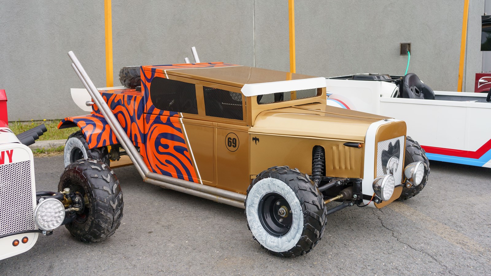 Carrosserie: les élèves du CIMIC présentent leur "dune buggy"