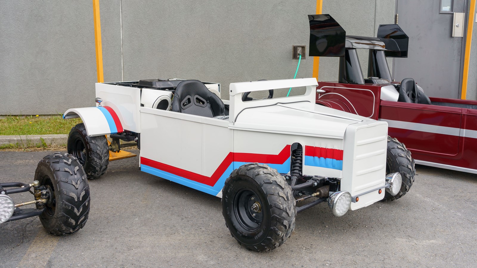 Carrosserie: les élèves du CIMIC présentent leur "dune buggy"