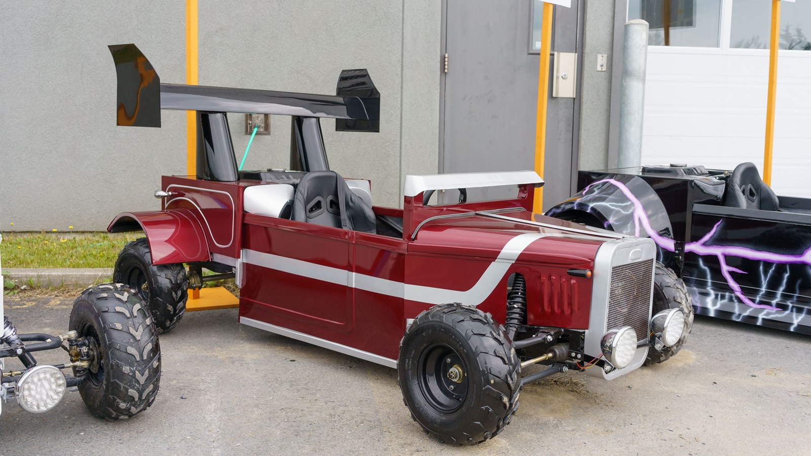 Carrosserie: les élèves du CIMIC présentent leur "dune buggy"
