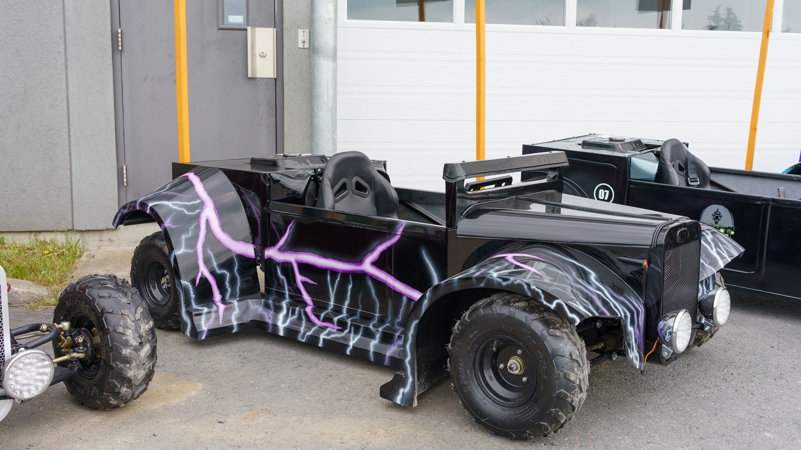 Carrosserie: les élèves du CIMIC présentent leur "dune buggy"