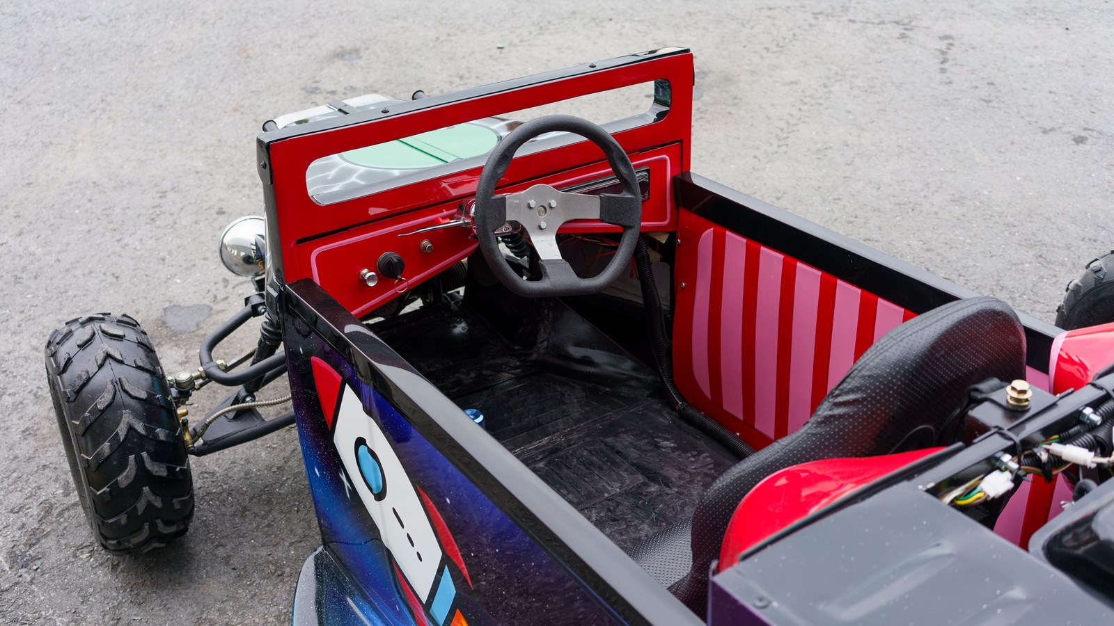 Carrosserie: les élèves du CIMIC présentent leur "dune buggy"