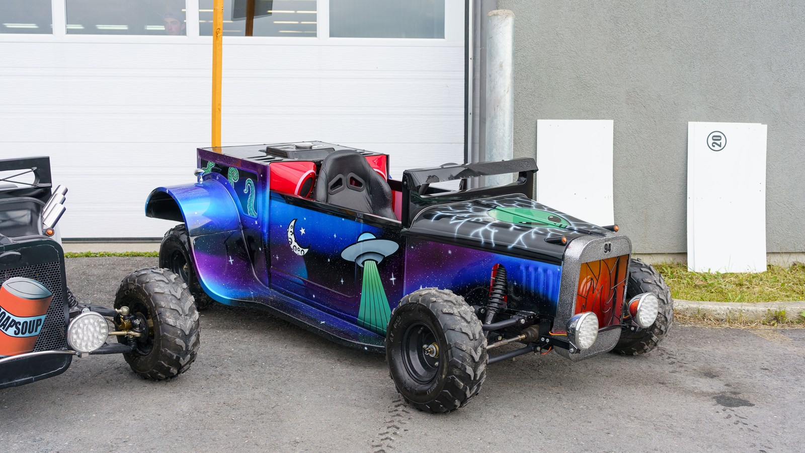 Carrosserie: les élèves du CIMIC présentent leur "dune buggy"
