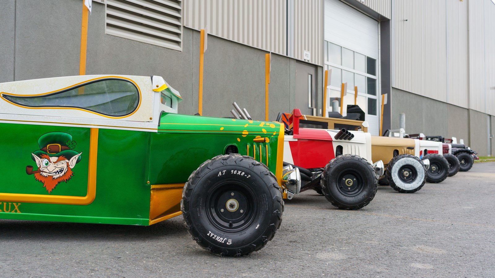 Carrosserie: les élèves du CIMIC présentent leur "dune buggy"