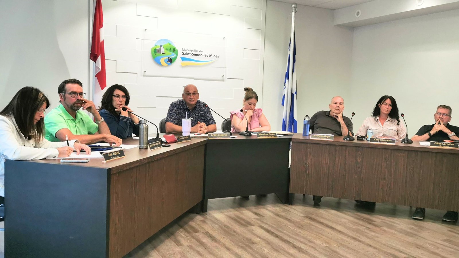 Les élus municipaux de Saint-Simon-les-Mines s'en remettront à une consultation avec les résidents de la localité, pour déterminer l'avenir du développement d'un lot forestier à haute valeur écologique, situé dans le rang Chaussegros.