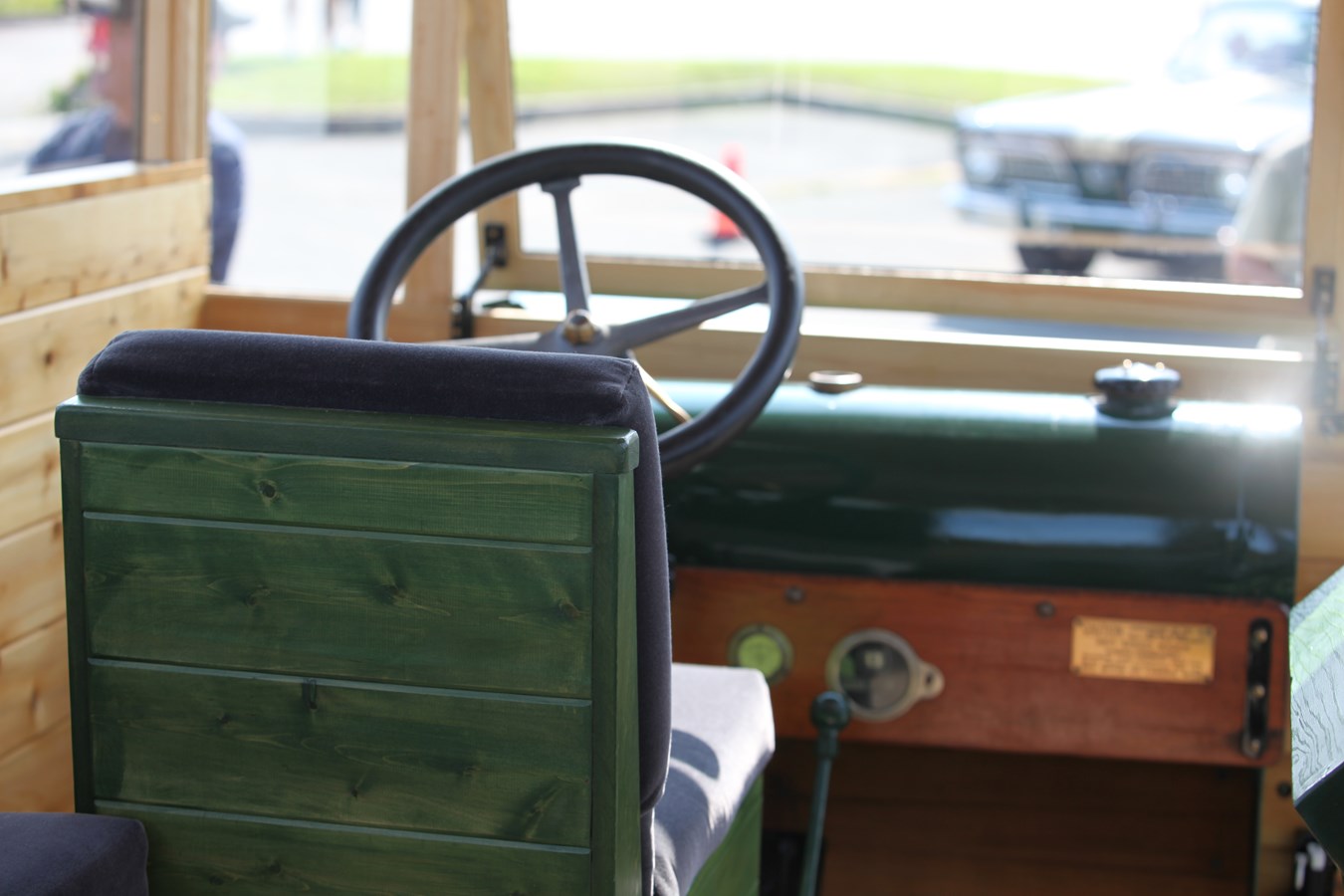Un autobus centenaire fait son apparition à Saint-Georges