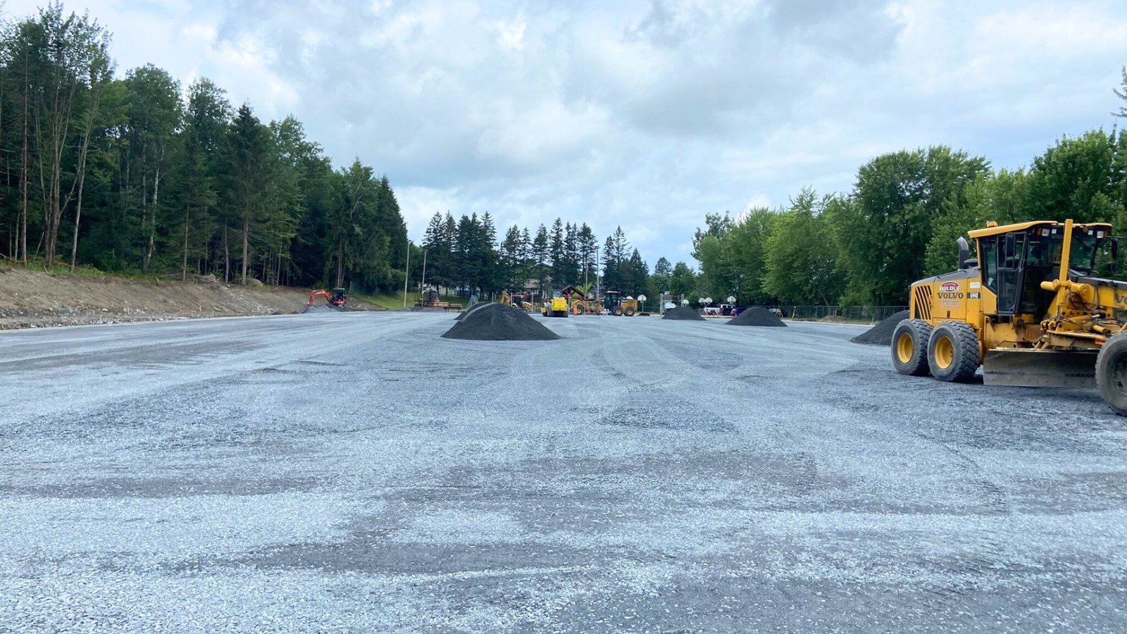 Terrain synthétique de football/soccer: les travaux progressent bien