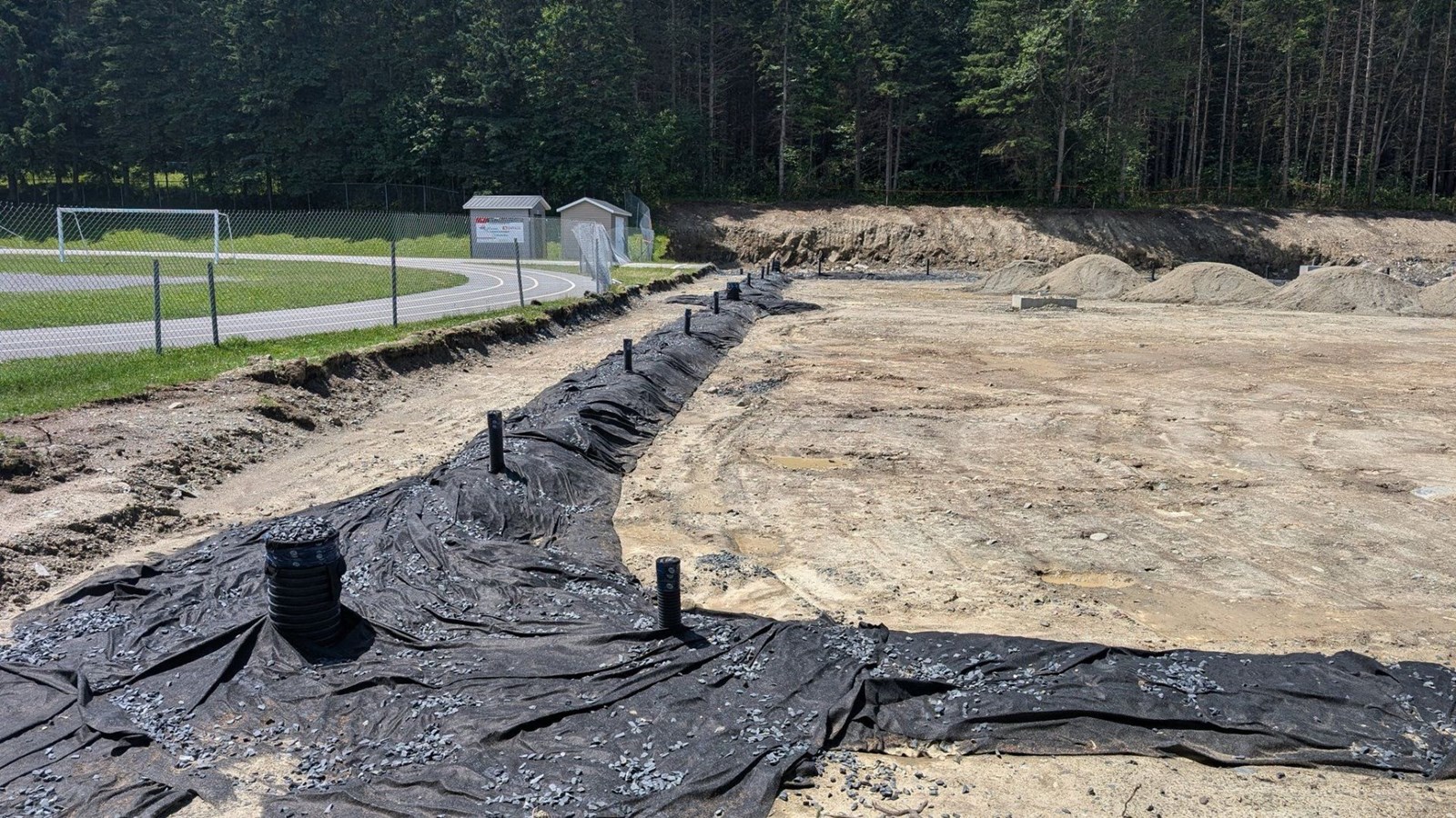 Terrain synthétique de football/soccer: les travaux progressent bien