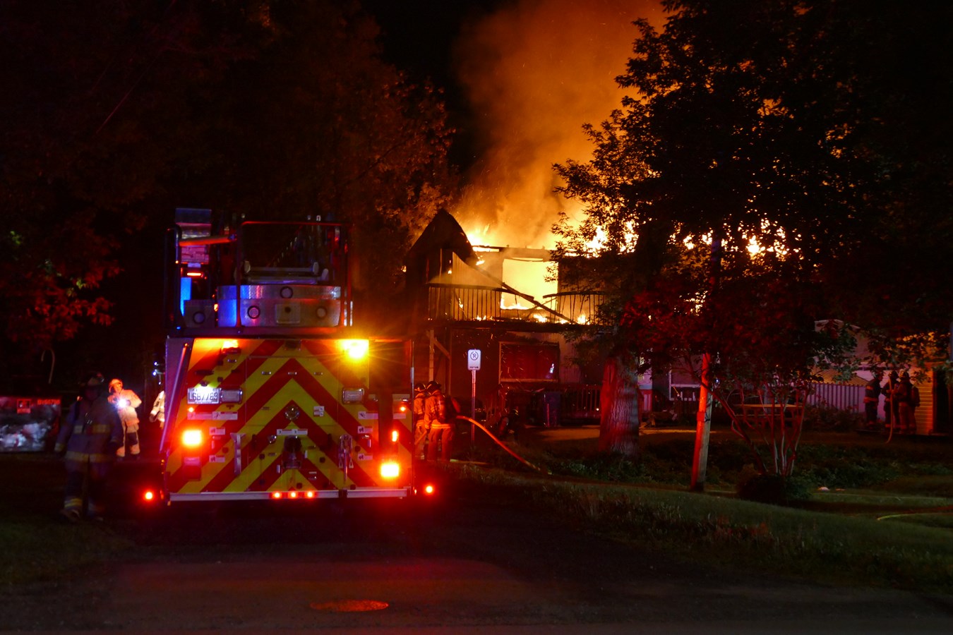 Une résidence complètement enflammée à Saint-Georges