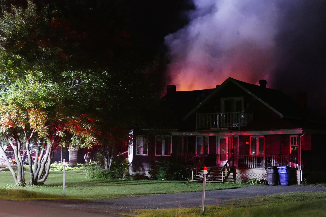 Une résidence complètement enflammée à Saint-Georges