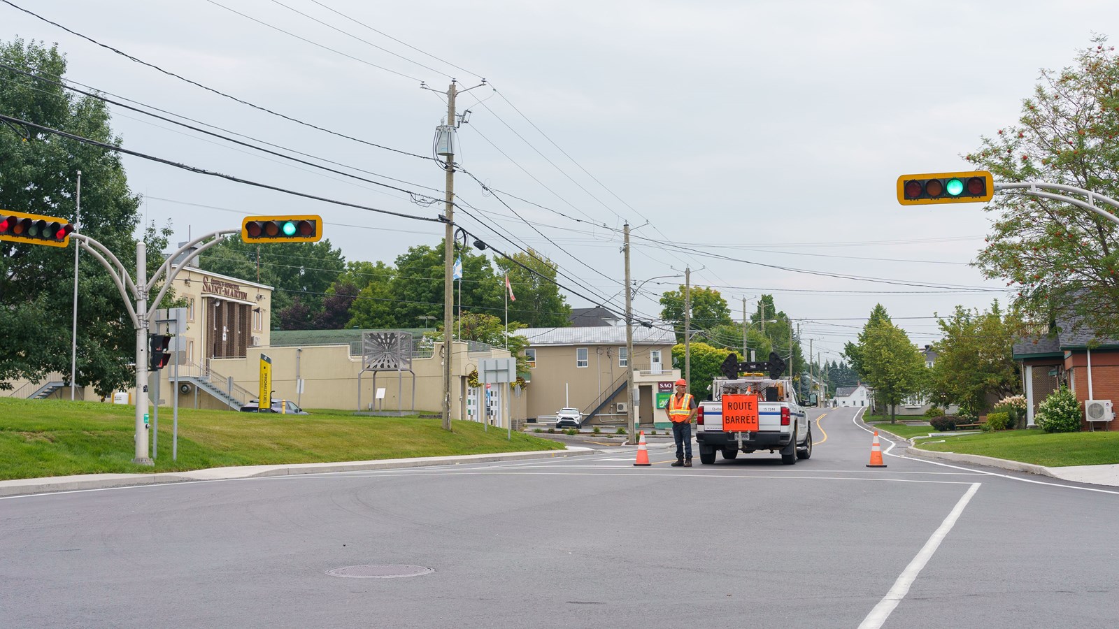 Une personne dans état critique après une sortie de route sur la 204