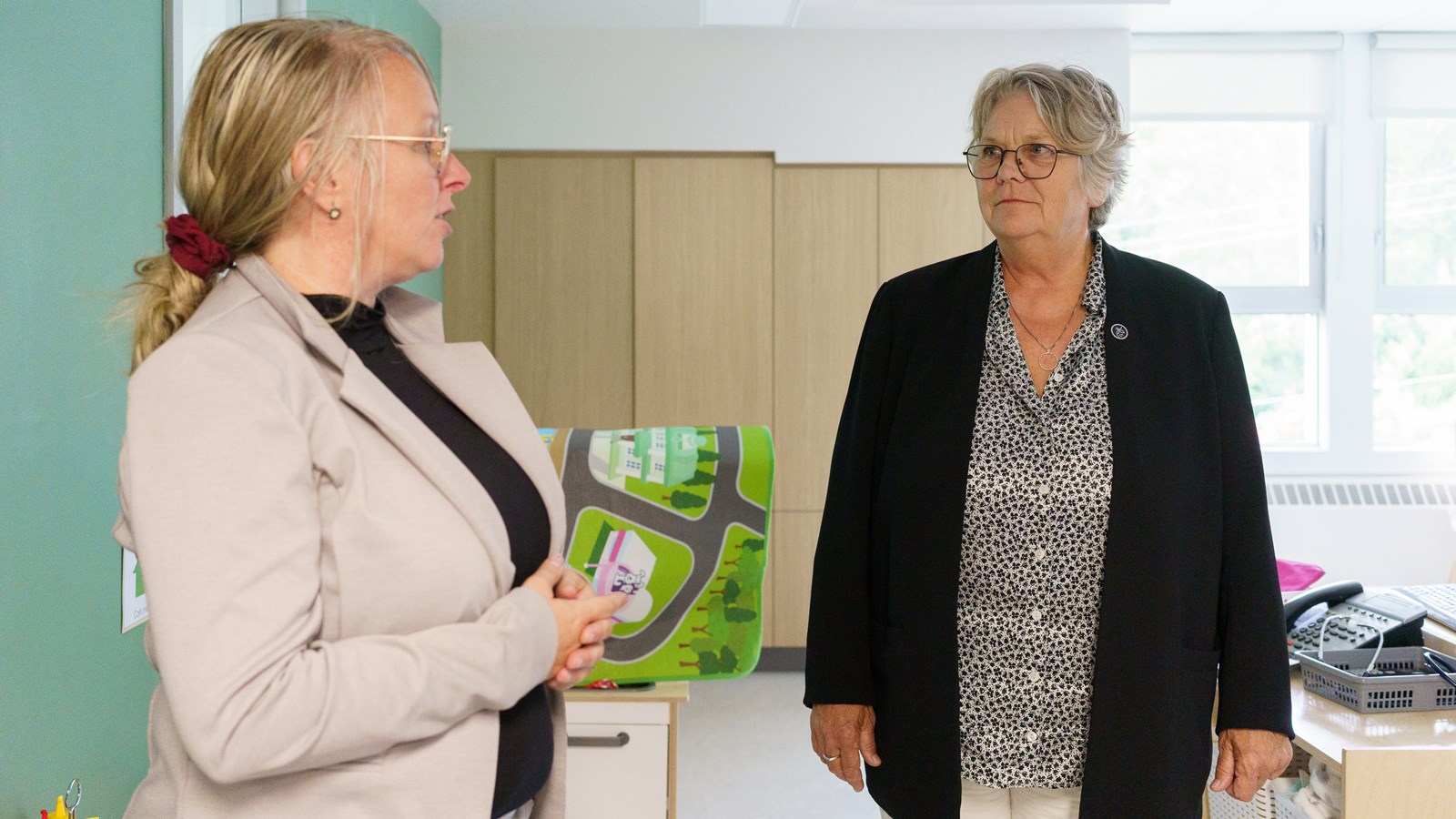 Audrey Cloutier et la ministre Chantal Rouleau