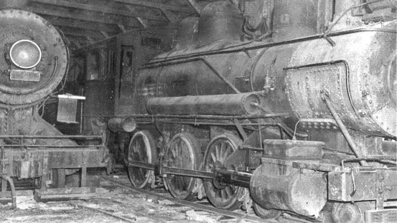 Les locomotives abandonnées dans les forêts du Maine
