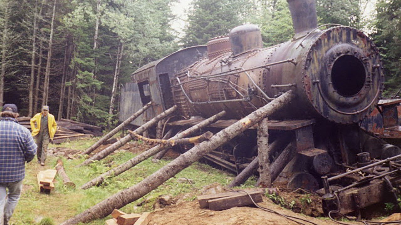 Les locomotives abandonnées dans les forêts du Maine
