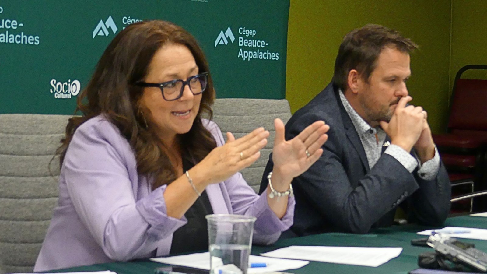 La directrice générale du Cégep Beauce-Appalaches, Caroline Bouchard, en compagnie du directeur des études de l'établissement, Jean-Philippe Vachon.