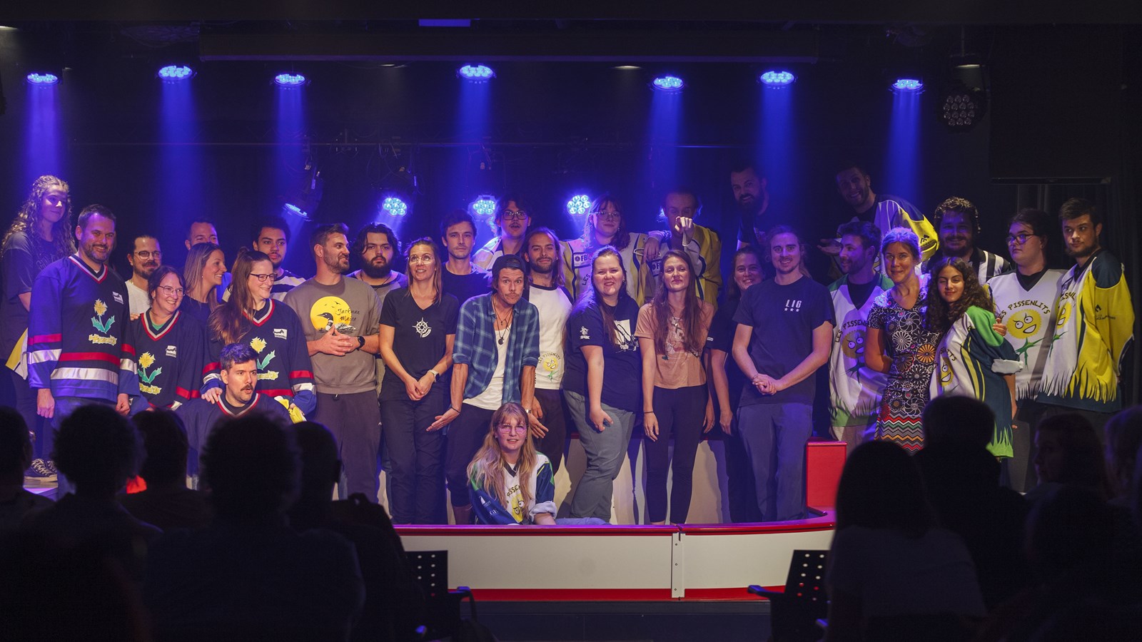 Une soirée retrouvailles des Pissenlits sous le signe de l'humour