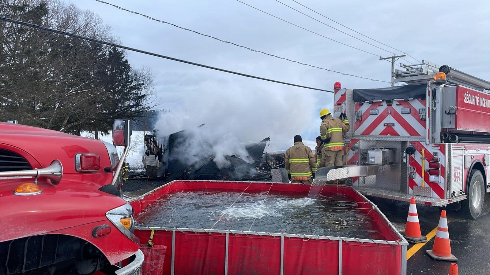 Une résidence détruite par les flammes à Saint-Benjamin