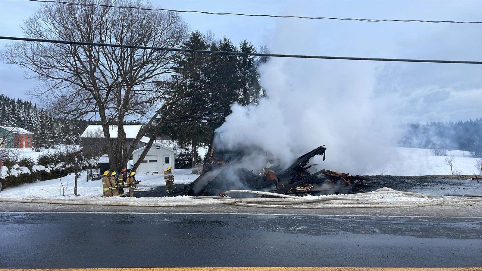 Une résidence détruite par les flammes à Saint-Benjamin