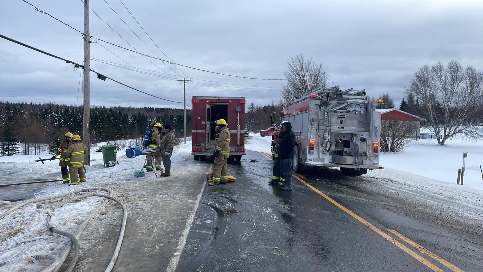 Une résidence détruite par les flammes à Saint-Benjamin