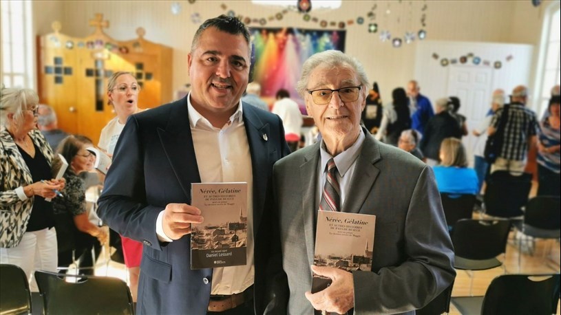 Sa dernière apparition publique est toute récente, puisqu'il était de la cérémonie d'inauguration de la salle communautaire Daniel Lessard, à Saint-Benjamin, le 5 octobre dernier. On le voit ici en compagnie de l'actuel député fédéral de Beauce, Jason Groleau.