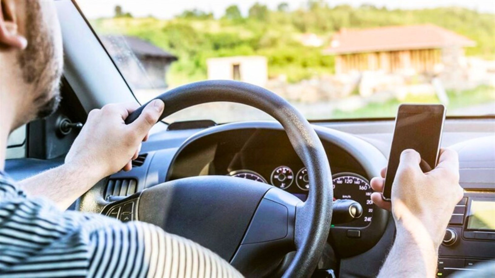 Distractions et comportements imprudents au volant: près de 19 000 constats émis