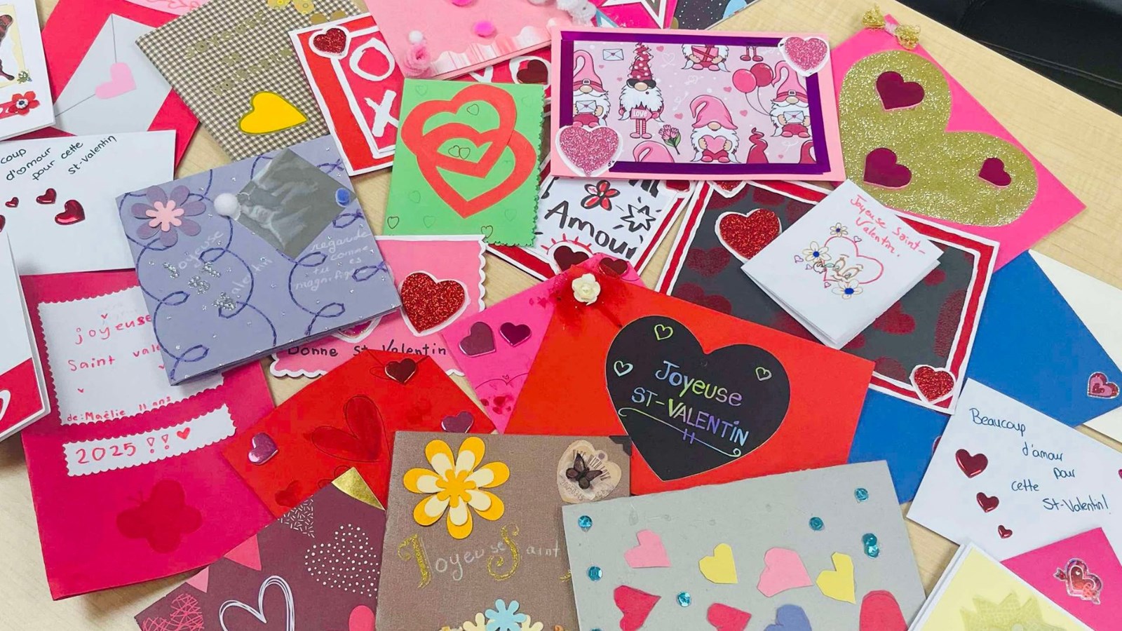 Près de 3 200 cartes de Saint-Valentin prêtes à partager l'Amour